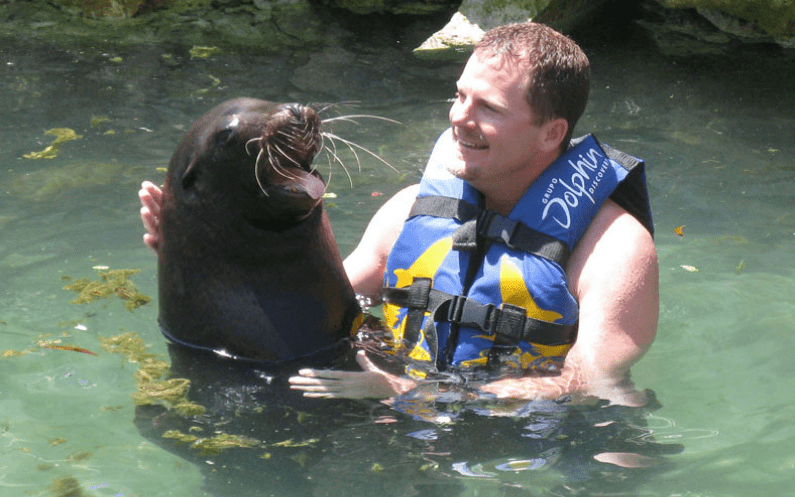 Discovery Especies (Lobos & Manatíes)