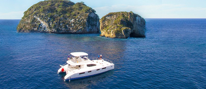Luxury Yacht & Snorkel