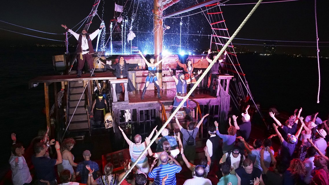 Piratas de la Bahia Premium