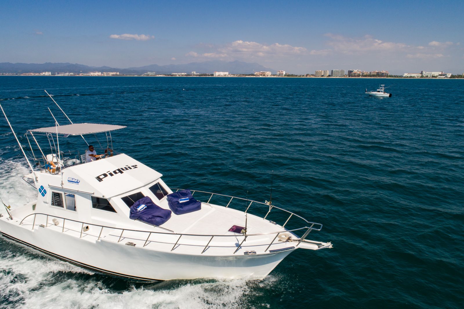 Piquis 46"| 9 pax max