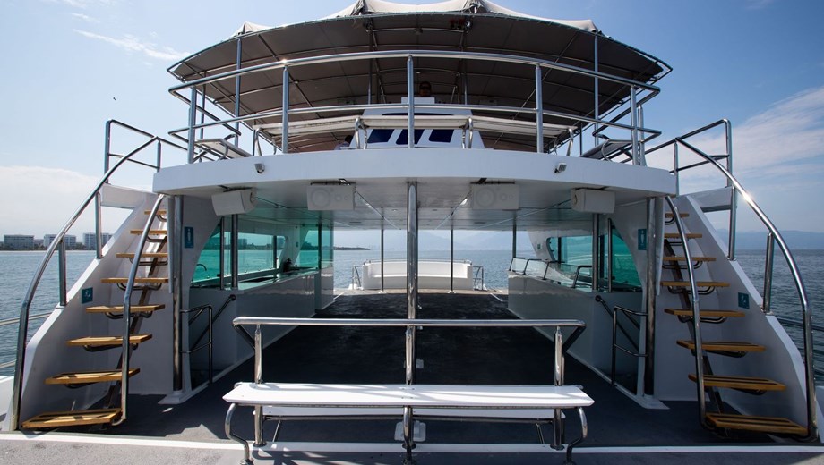 Canuwa II 72" | 40 pax max